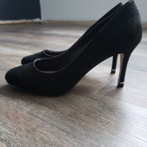 Faux suede black heels 8.5